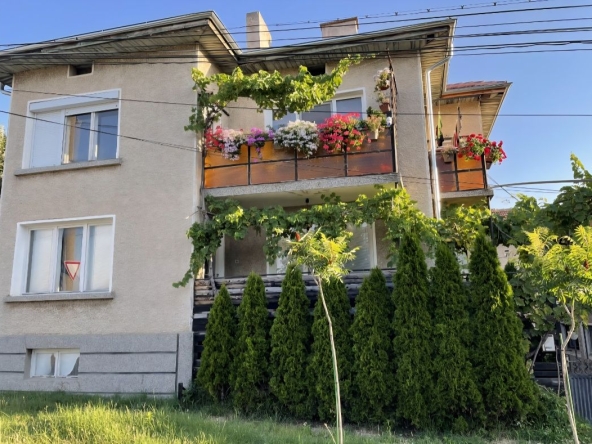 Къща в Разград, Стефан Караджа - 324 кв.м за 354 €/кв.м - Снимка #1