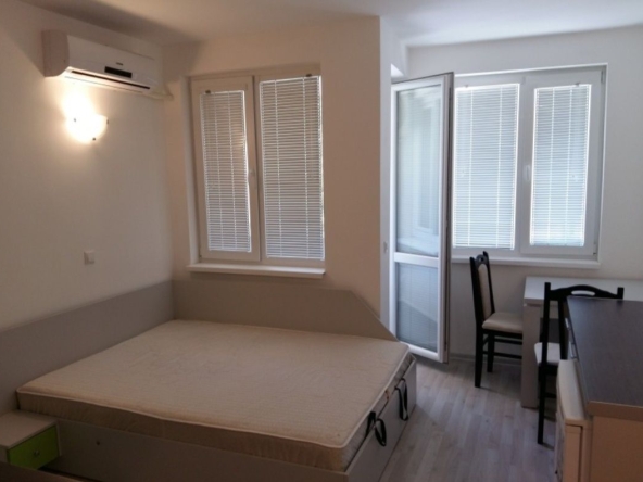 Дава се под наем Едностаен апартамент в София, Студентски град - 35 кв.м за 357 € - Снимка #1