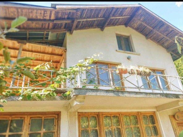 Къща в Тетевен - 420 кв.м за 134 €/кв.м - Снимка #1