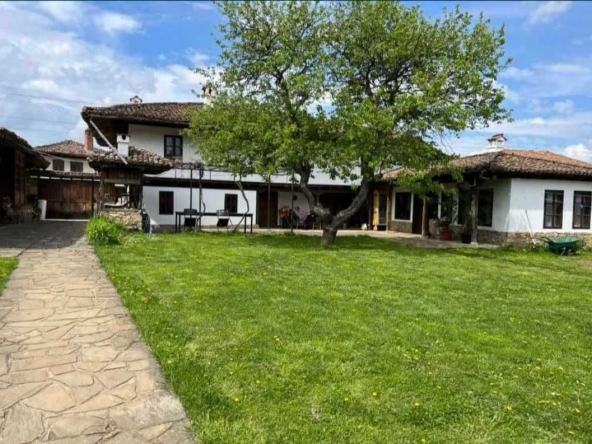 Къща в с. Миндя, Област Велико Търново - 450 кв.м за 845 €/кв.м - Снимка #1