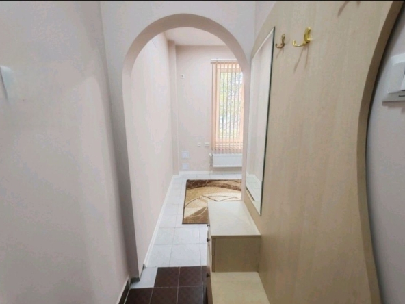 Дава се под наем Едностаен апартамент в Плевен, Идеален център - 20 кв.м за 169.32 € - Снимка #1