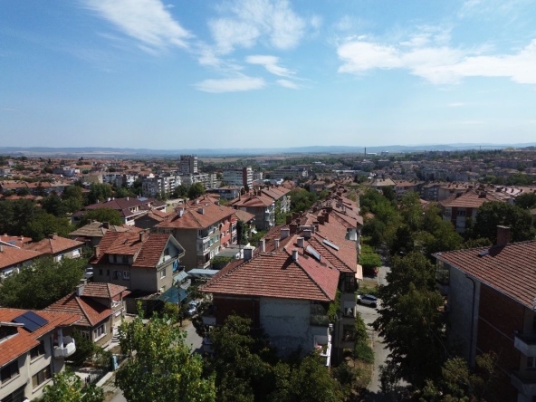 Четиристаен апартамент в Горна Оряховица - 117 кв.м за 497 €/кв.м - Снимка #1