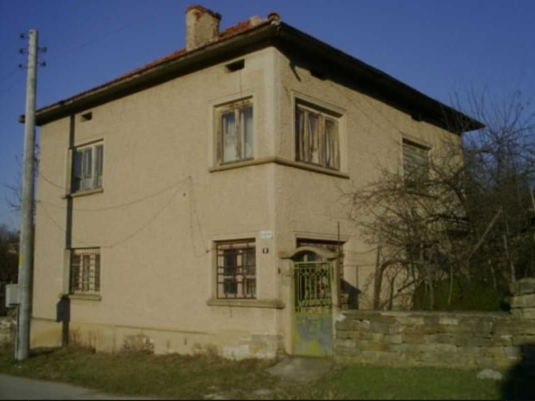 Къща в Луковит - 1111111 кв.м за 0 €/кв.м - Снимка #1