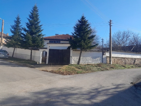 Къща в с. Каменово, Област Разград - 300 кв.м за 334 €/кв.м - Снимка #1