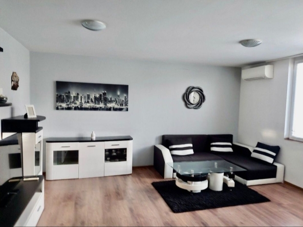 Дава се под наем Двустаен апартамент в София, Люлин 10 - 75 кв.м за 453.9 € - Снимка #1