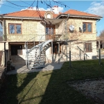 Дава се под наем Етаж от къща в Свищов - 62 кв.м за 255 € - Снимка #1