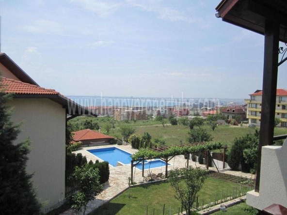 Къща в Свети Влас - 156 кв.м за 1122 €/кв.м - Снимка #1