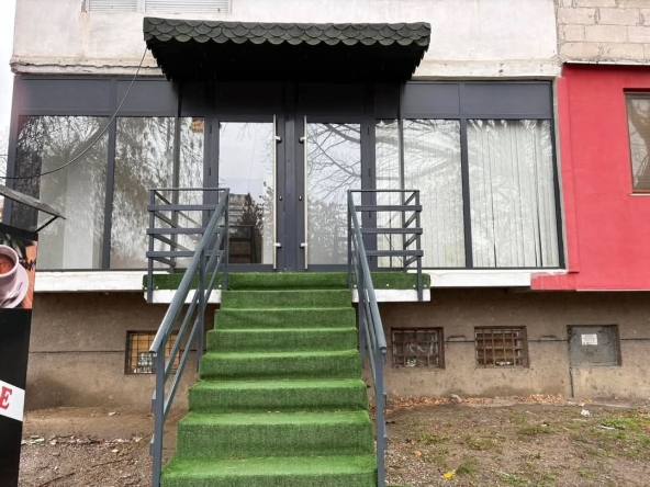 Дава се под наем Магазин в Видин, Петко Каравелов - 55 кв.м за 306 € - Снимка #1