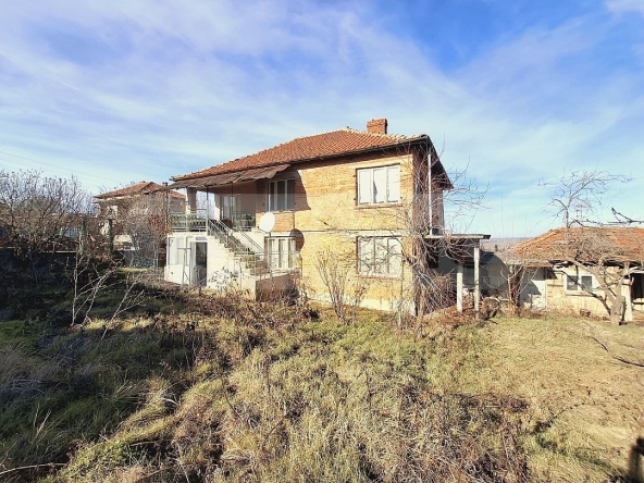 Къща в с. Гроздьово, Област Варна - 150 кв.м за 334 €/кв.м - Снимка #1