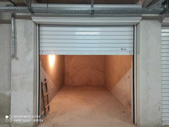 Гараж / Паркомясто в Стара Загора, Железник - център - 19 кв.м за 1043 €/кв.м - Снимка #1