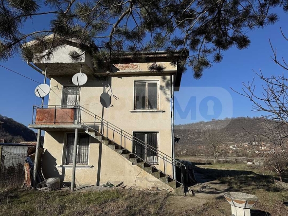 Къща в с. Сваленик, Област Русе - 280 кв.м за 143 €/кв.м - Снимка #1