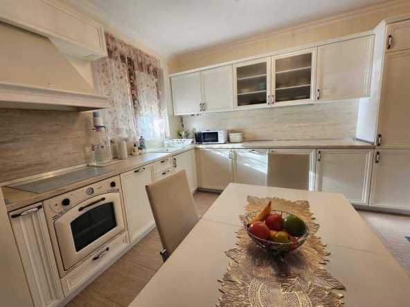 Дава се под наем Къща в Бургас, Сарафово - 130 кв.м за 1200 € - Снимка #1