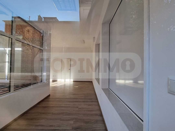 Дава се под наем Магазин в Варна, Център - 40 кв.м за 408 € - Снимка #1