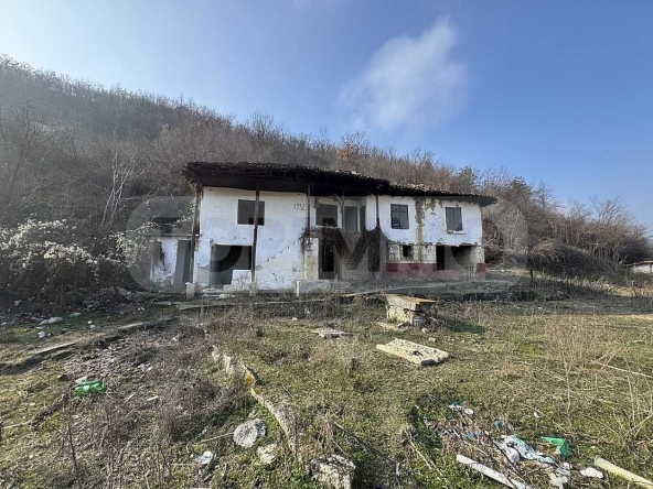 Къща в с. Сваленик, Област Русе - 140 кв.м за 58 €/кв.м - Снимка #1