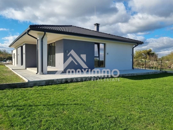 Къща в с. Баново, Област Варна - 210 кв.м за 1215 €/кв.м - Снимка #1