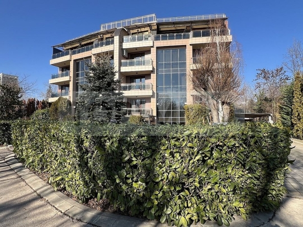 Двустаен апартамент в Варна, Морска градина - 96 кв.м за 5000 €/кв.м - Снимка #1