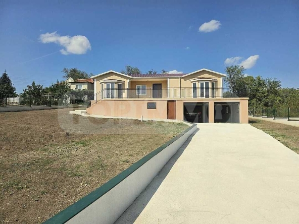 Къща в с. Чайка, Област Варна - 189 кв.м за 622 €/кв.м - Снимка #1