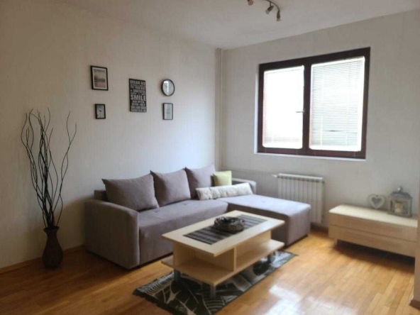 Дава се под наем Двустаен апартамент в Бургас, Изгрев - 60 кв.м за 229.5 € - Снимка #1