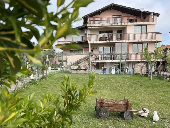 Къща в с. Близнаци, Област Варна - 600 кв.м за 659 €/кв.м - Снимка #1