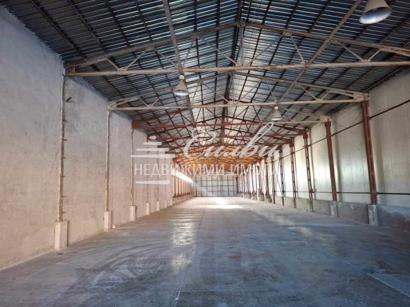 Дава се под наем Промишлена сграда в Шумен, Добруджански - 1000 кв.м за 3060 € - Снимка #1