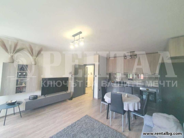 Дава се под наем Тристаен апартамент в Пловдив, Център - 110 кв.м за 764.49 € - Снимка #1