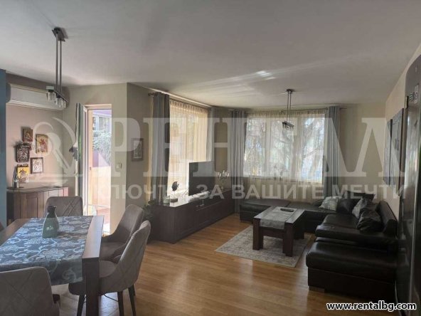 Дава се под наем Четиристаен апартамент в Пловдив, Център - 137 кв.м за 1300 € - Снимка #1