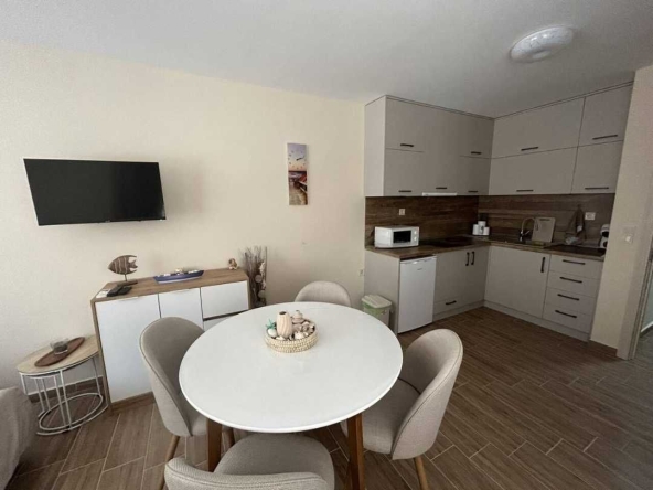 Двустаен апартамент в Поморие - 62 кв.м за 1984 €/кв.м - Снимка #1