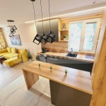 Дава се под наем Тристаен апартамент в Варна, Нептун - 110 кв.м за 920 € - Снимка #1