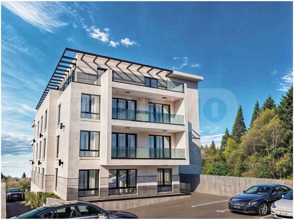 Четиристаен апартамент в Варна, Изгрев - 129 кв.м за 1446 €/кв.м - Снимка #1