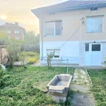 Етаж от къща в Мездра - 62 кв.м за 646 €/кв.м - Снимка #1