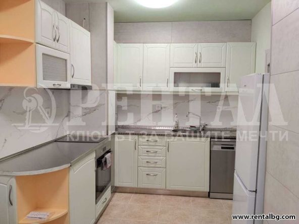 Дава се под наем Тристаен апартамент в Пловдив, Център - 90 кв.м за 586.5 € - Снимка #1