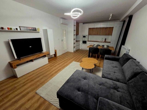 Дава се под наем Тристаен апартамент в София, Полигона - 115 кв.м за 1097.01 € - Снимка #1