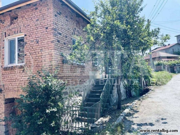 Къща в с. Розово, Област Пазарджик - 162 кв.м за 185 €/кв.м - Снимка #1