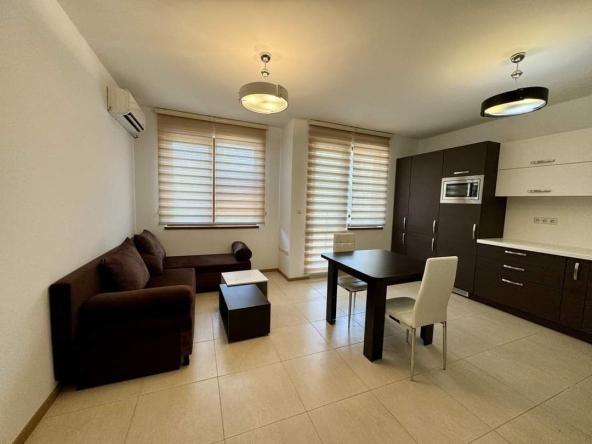 Дава се под наем Едностаен апартамент в Варна, м-т Траката - 35 кв.м за 348.84 € - Снимка #1