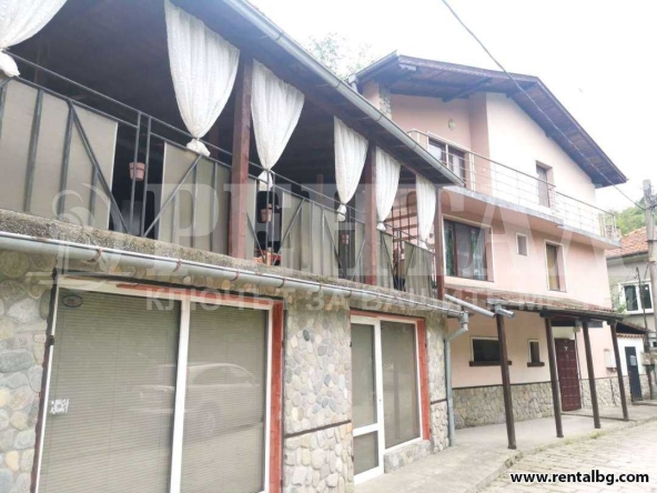 Къща в с. Марково, Област Пловдив - 350 кв.м за 843 €/кв.м - Снимка #1