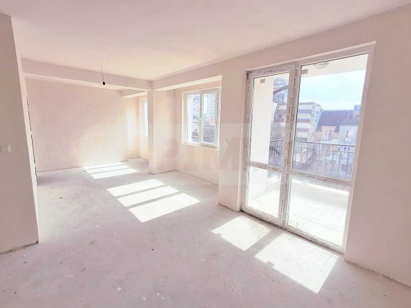 Четиристаен апартамент в Варна, Колхозен пазар - 137 кв.м за 845 €/кв.м - Снимка #1