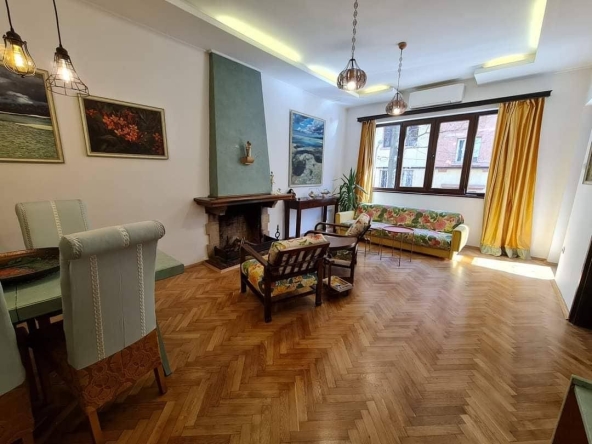 Дава се под наем Тристаен апартамент в София, Оборище - 100 кв.м за 896.58 € - Снимка #1