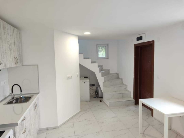 Дава се под наем Тристаен апартамент в София, Малинова долина - 90 кв.м за 750 € - Снимка #1