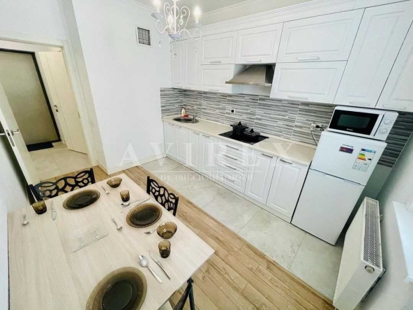 Дава се под наем Едностаен апартамент в Пловдив, Център - 40 кв.м за 229.5 € - Снимка #1