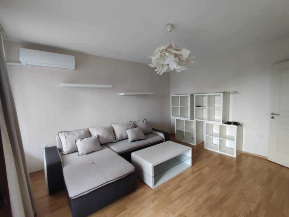 Дава се под наем Двустаен апартамент в София, Лозенец - 65 кв.м за 698.19 € - Снимка #1