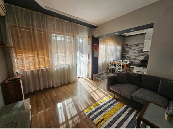 Дава се под наем Тристаен апартамент в Варна, Автогара - 92 кв.м за 847.62 € - Снимка #1