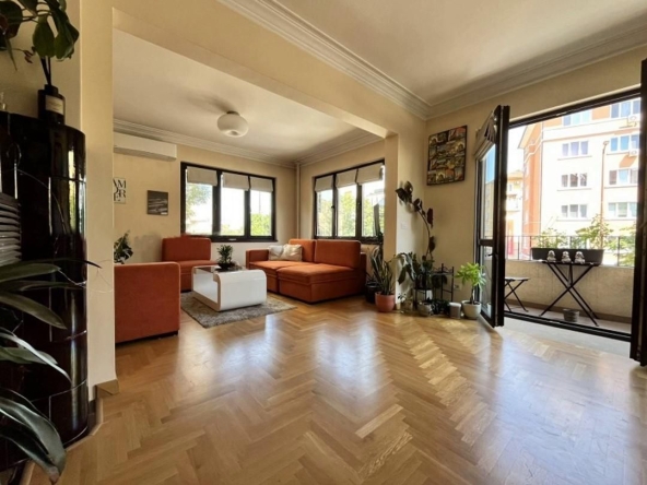 Дава се под наем Двустаен апартамент в София, Център - 76 кв.м за 849 € - Снимка #1
