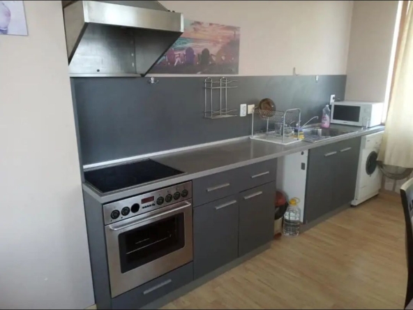 Дава се под наем Двустаен апартамент в Перник, Васил Левски - 70 кв.м за 357 € - Снимка #1