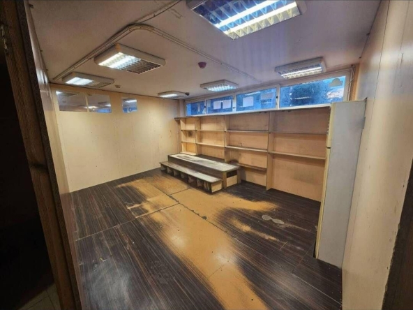 Дава се под наем Магазин в Бургас, Славейков - 66 кв.м за 278.97 € - Снимка #1