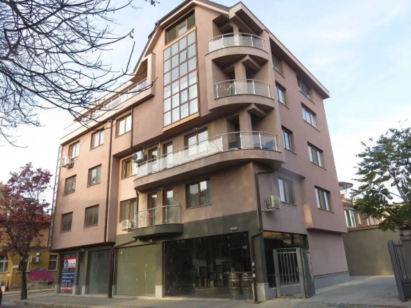 Многостаен апартамент в Пловдив, Сточна гара - 175 кв.м за 2000 €/кв.м - Снимка #1