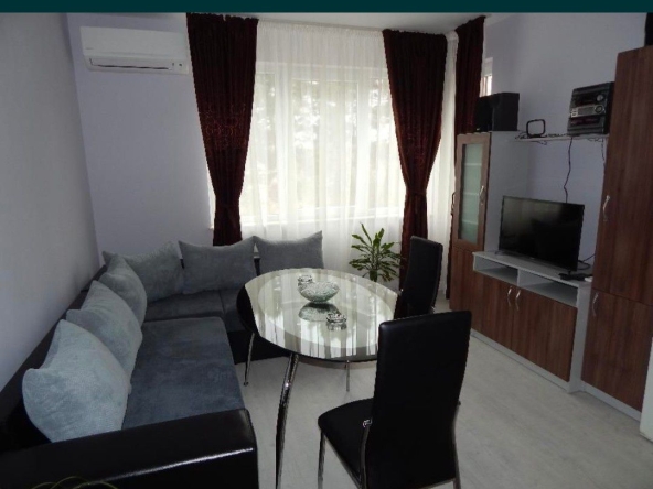 Дава се под наем Двустаен апартамент в к.к. Св.Св. Константин и Елена - 65 кв.м за 500 € - Снимка #1