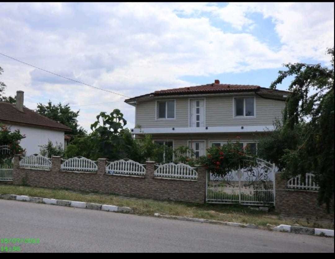 Къща в с. Карапелит, Област Добрич - 128 кв.м за 319 €/кв.м - Снимка #1