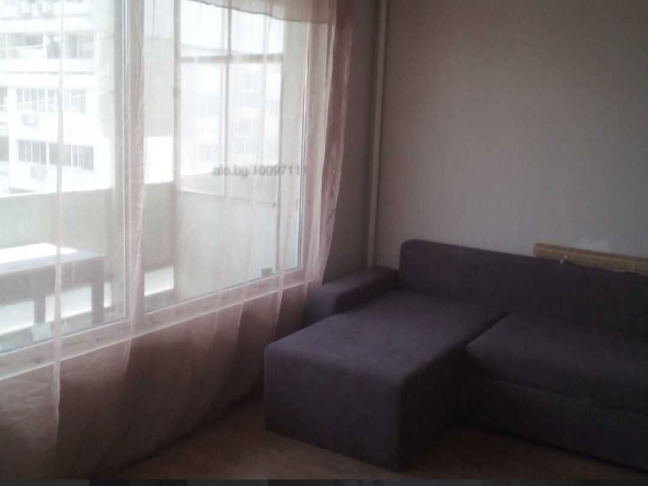 Дава се под наем Тристаен апартамент в Бургас, Лазур - 70 кв.м за 550 € - Снимка #1