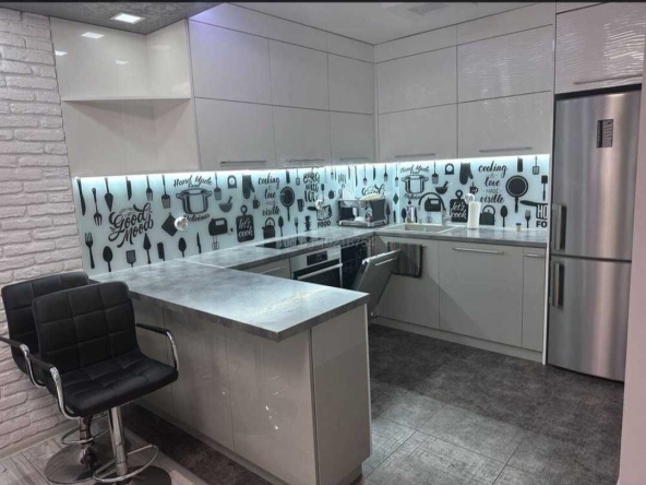 Дава се под наем Двустаен апартамент в Пловдив, Кършияка - 65 кв.м за 408 € - Снимка #1