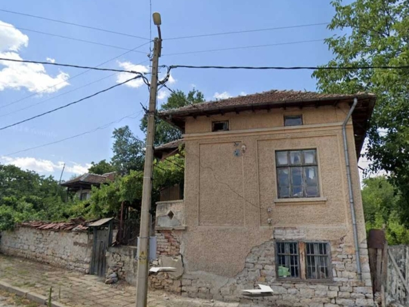 Къща в с. Мусина, Област Велико Търново - 1130 кв.м за 5 €/кв.м - Снимка #1